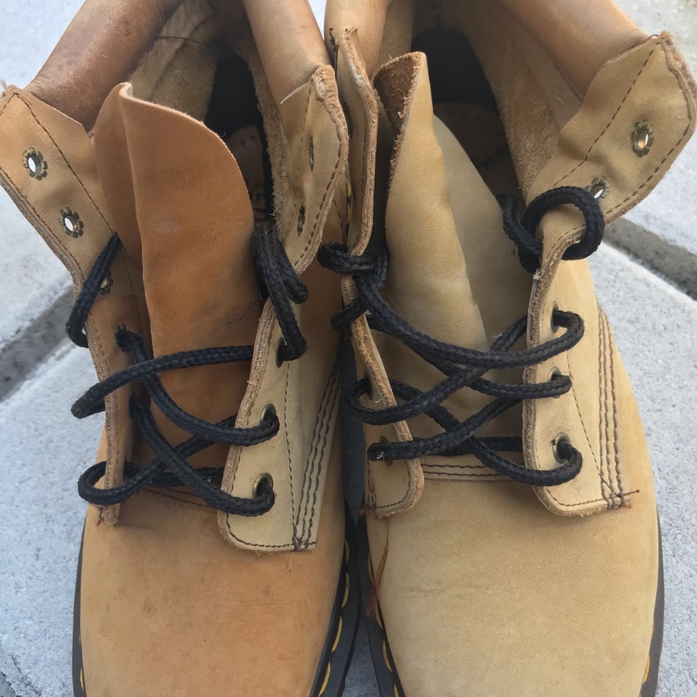 Dr. Martens Airwair Unisex Tan Boots